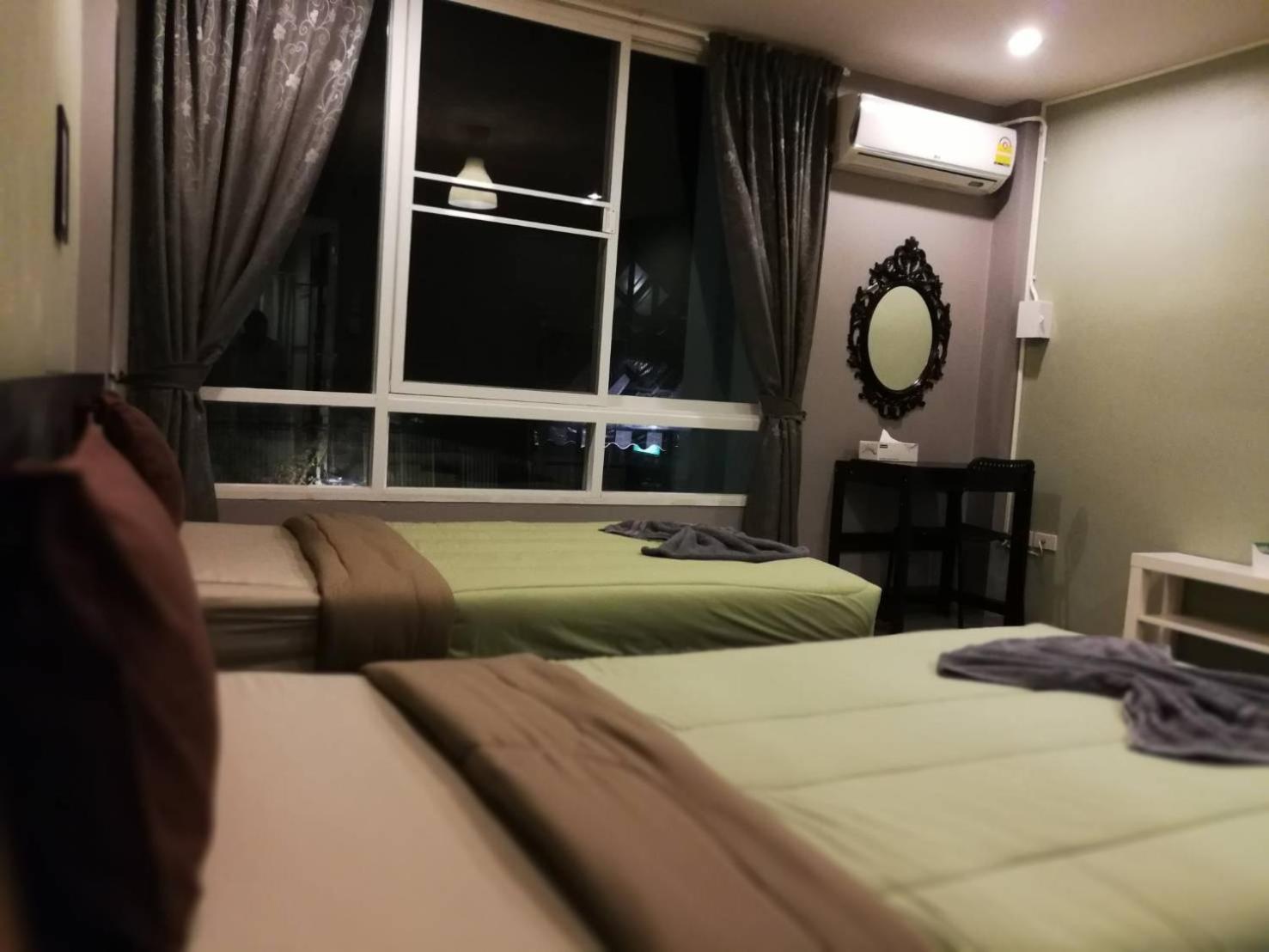 White Monkey Guesthouse Phetchaburi Bagian luar foto