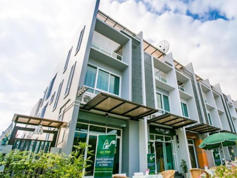 White Monkey Guesthouse Phetchaburi Bagian luar foto